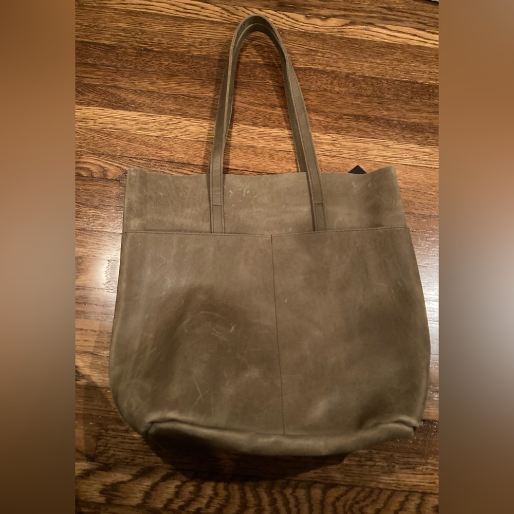 Able Selam Magazine Tote Olive Leather